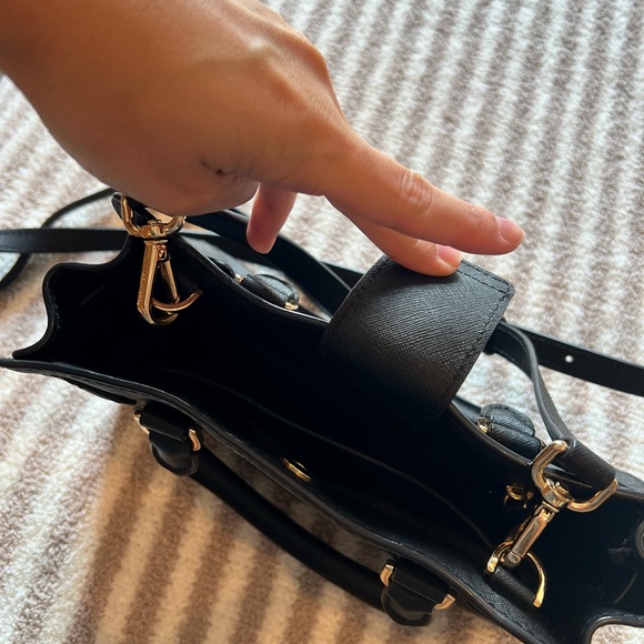 Michael Kors cross body purse - Picture 5 of 5